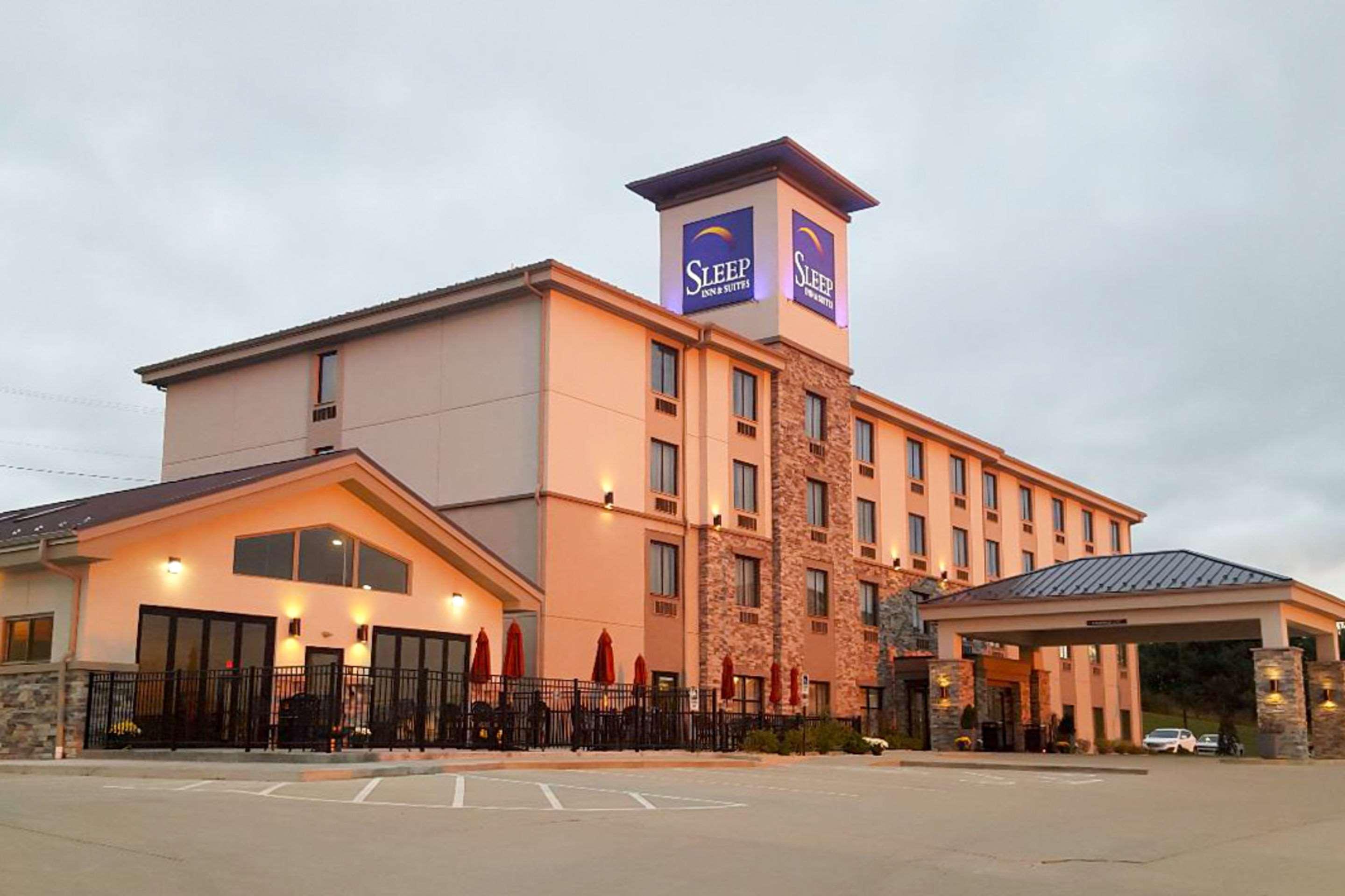 Sleep Inn & Suites Belmont - St. Clairsville Eksteriør billede